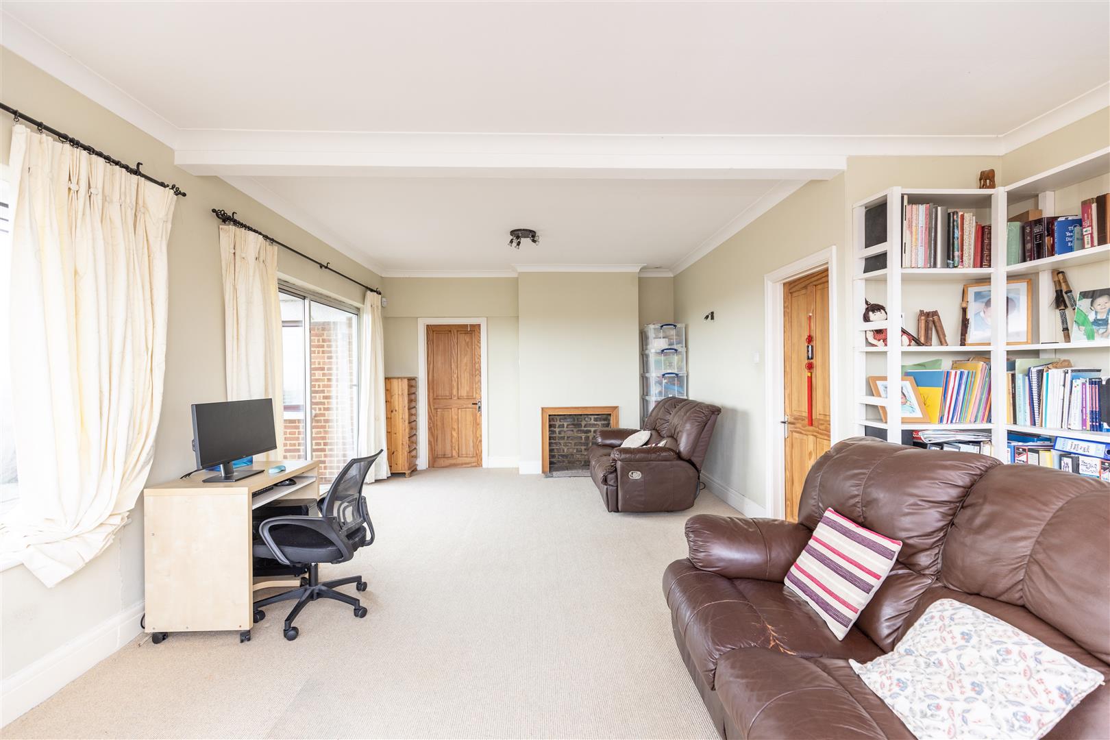 19 Chantry Rise, Penarth, Vale of Glamorgan, CF64 5RS